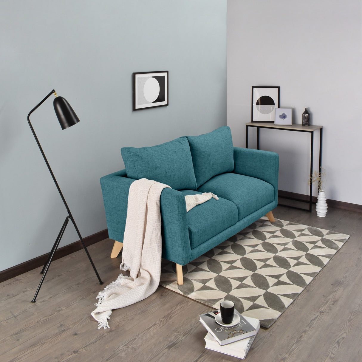 Sofá Montecarlo Petróleo Eureka y Matiz Natural 170x90cm de Tres Puestos con Apoya Brazos