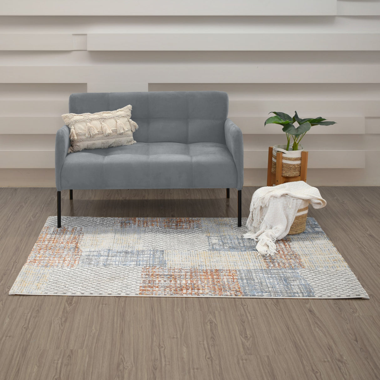 Sofá Olivia Gris Denver y Metálico Negro 116x76cm de Dos Puestos con Apoya Brazos
