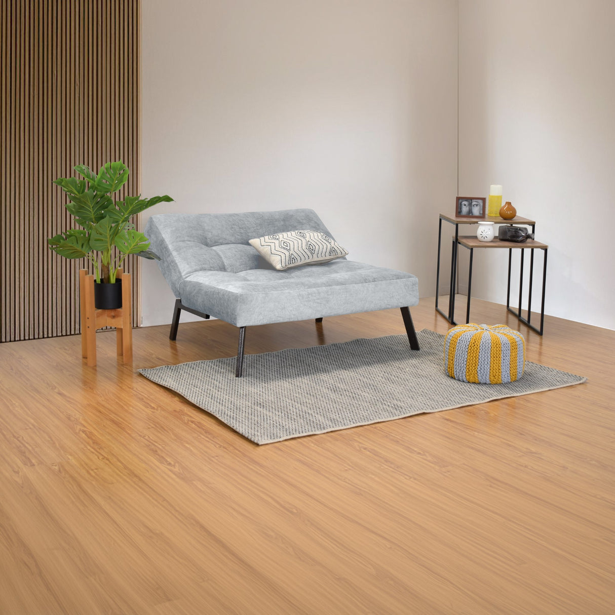 Sofá Togo Plata Sky y Metálico Negro 104x79cm de Dos Puestos Reclinable sin Apoya Brazos