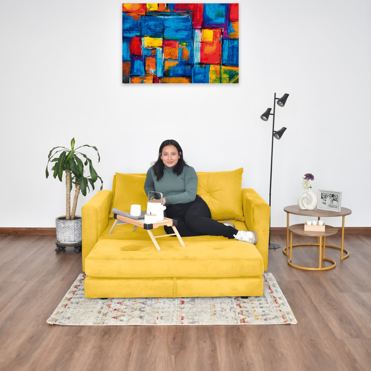 Sofá Cama Torino Mostaza Denver y Matiz Caoba 147x87cm de Dos Puestos con Apoya Brazos