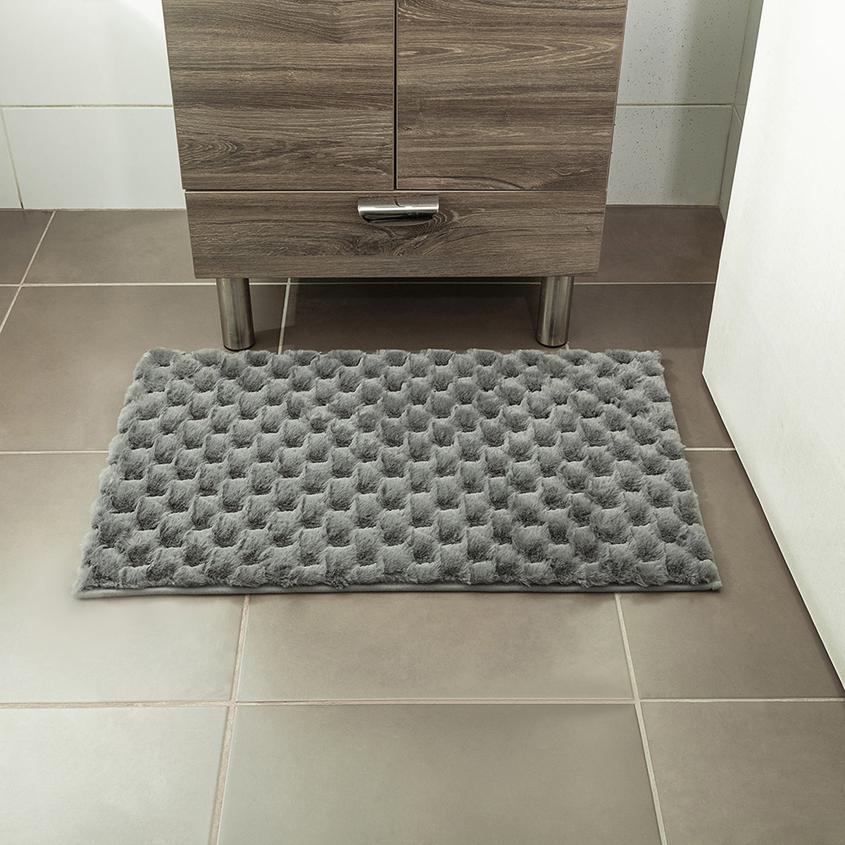Tapete de baño gris Nebbia antideslizante en microfibra 50x80 cm