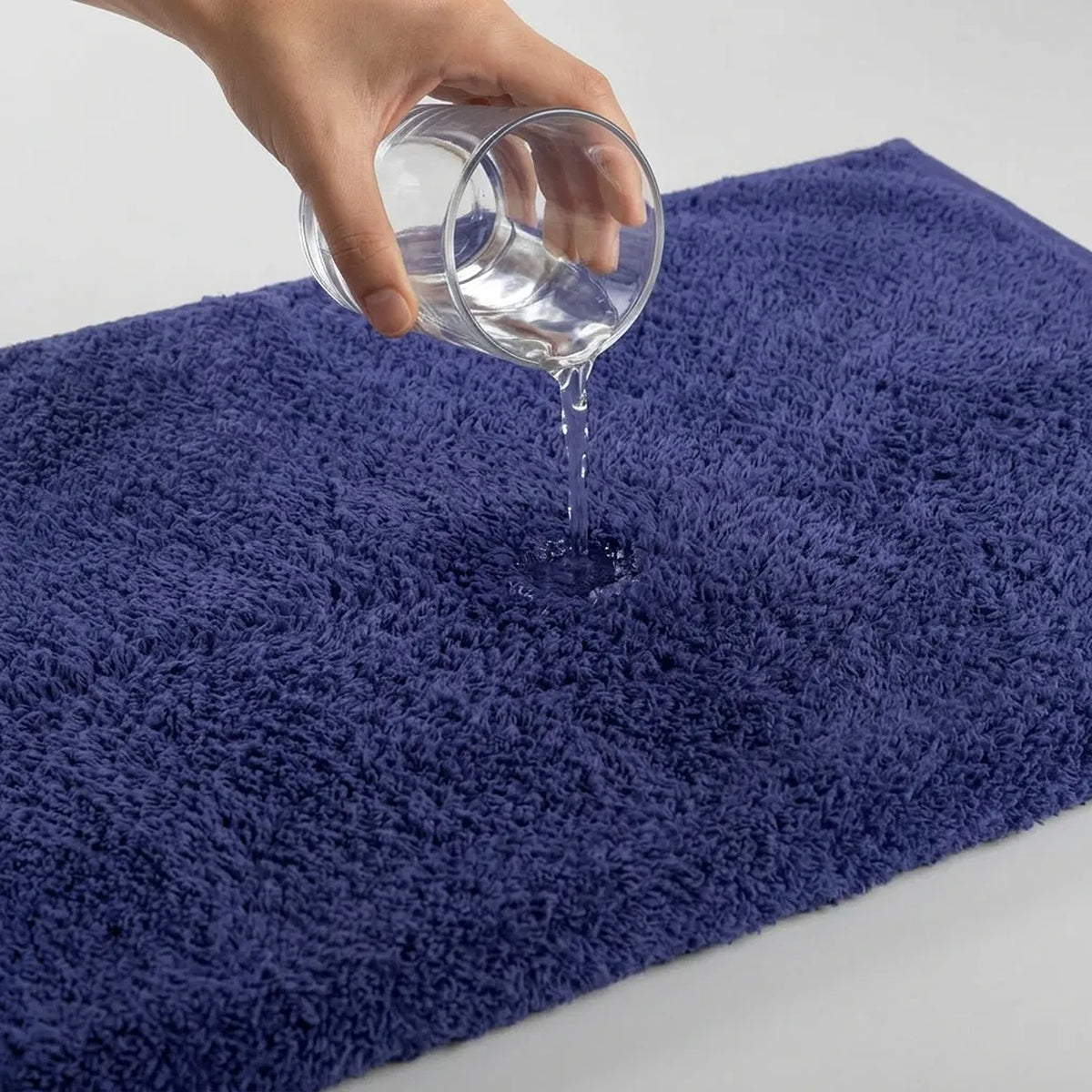 Toalla de manos azul violeta en algodón 100 50x100 cm 400 gsm