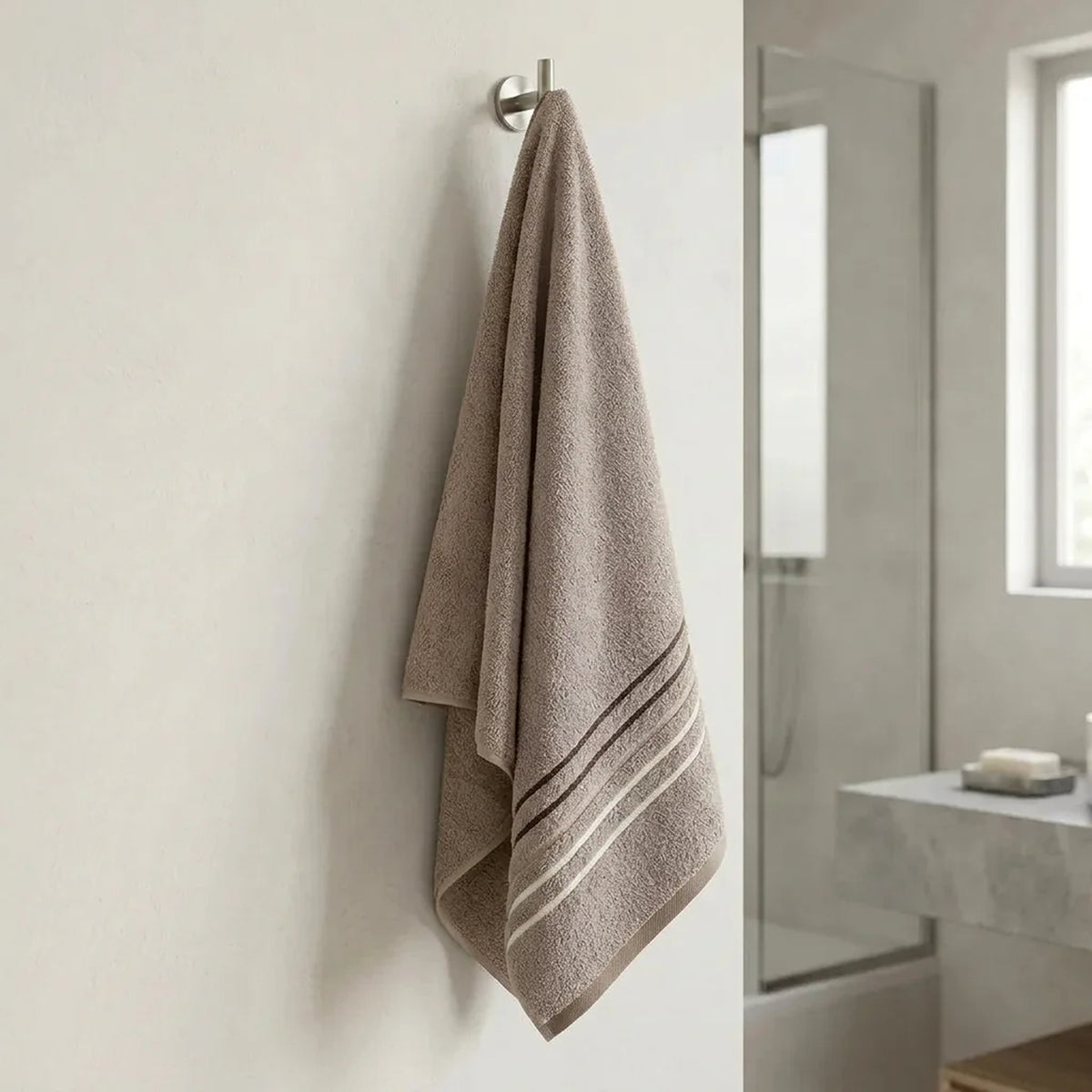 Toalla de cuerpo café Mediterráneo 70x130 cm en algodón 550 g