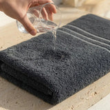 Toalla de manos gris oscuro Mediterráneo en algodón 40x70 cm 550 g
