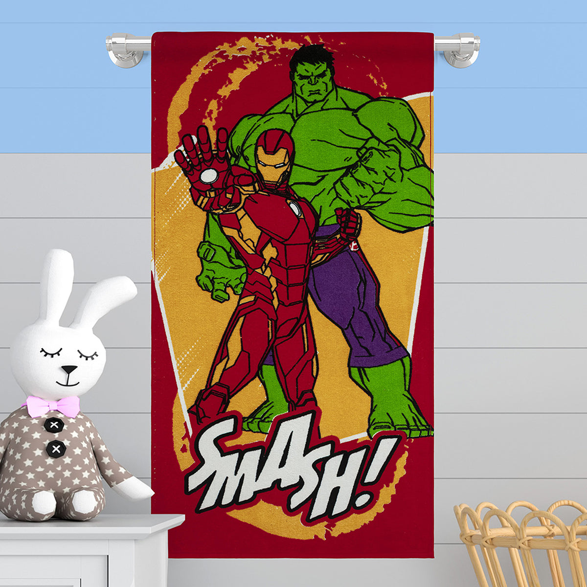 Toalla de cuerpo infantil Marvel Hulk y Iron Man roja en coral fleece 60x120 cm