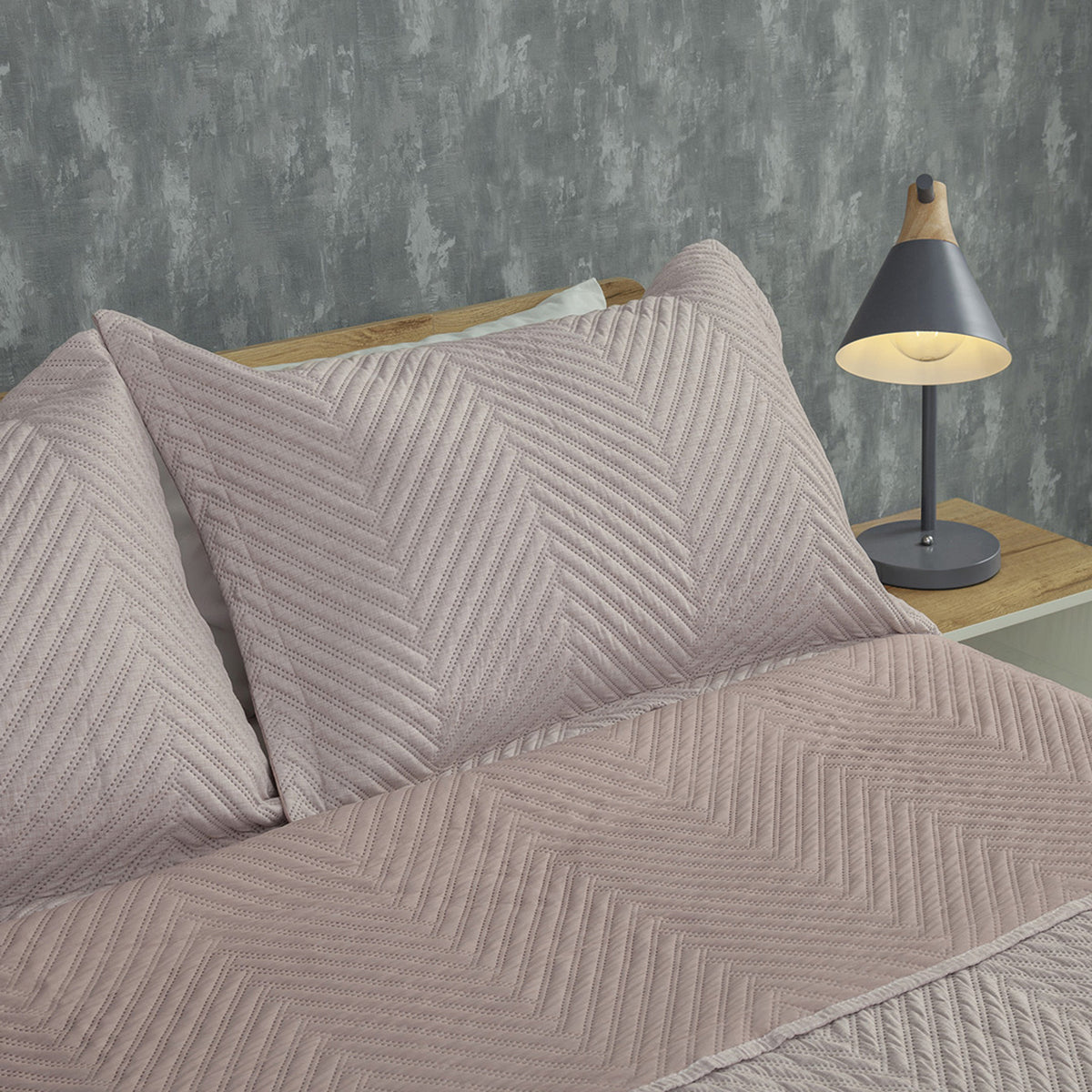 Tendido para cama doble rosa Kyoto 140x190 cm en microfibra con 2 fundas