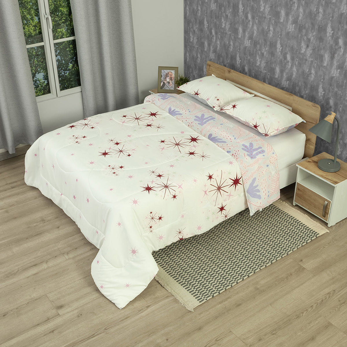 Cubrelecho para cama doble Romantic blanco y rosado 140x190 cm doble faz microfibra