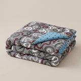 Cubrelecho para cama doble gris oscuro y azul 140x190 cm en microfibra doble faz