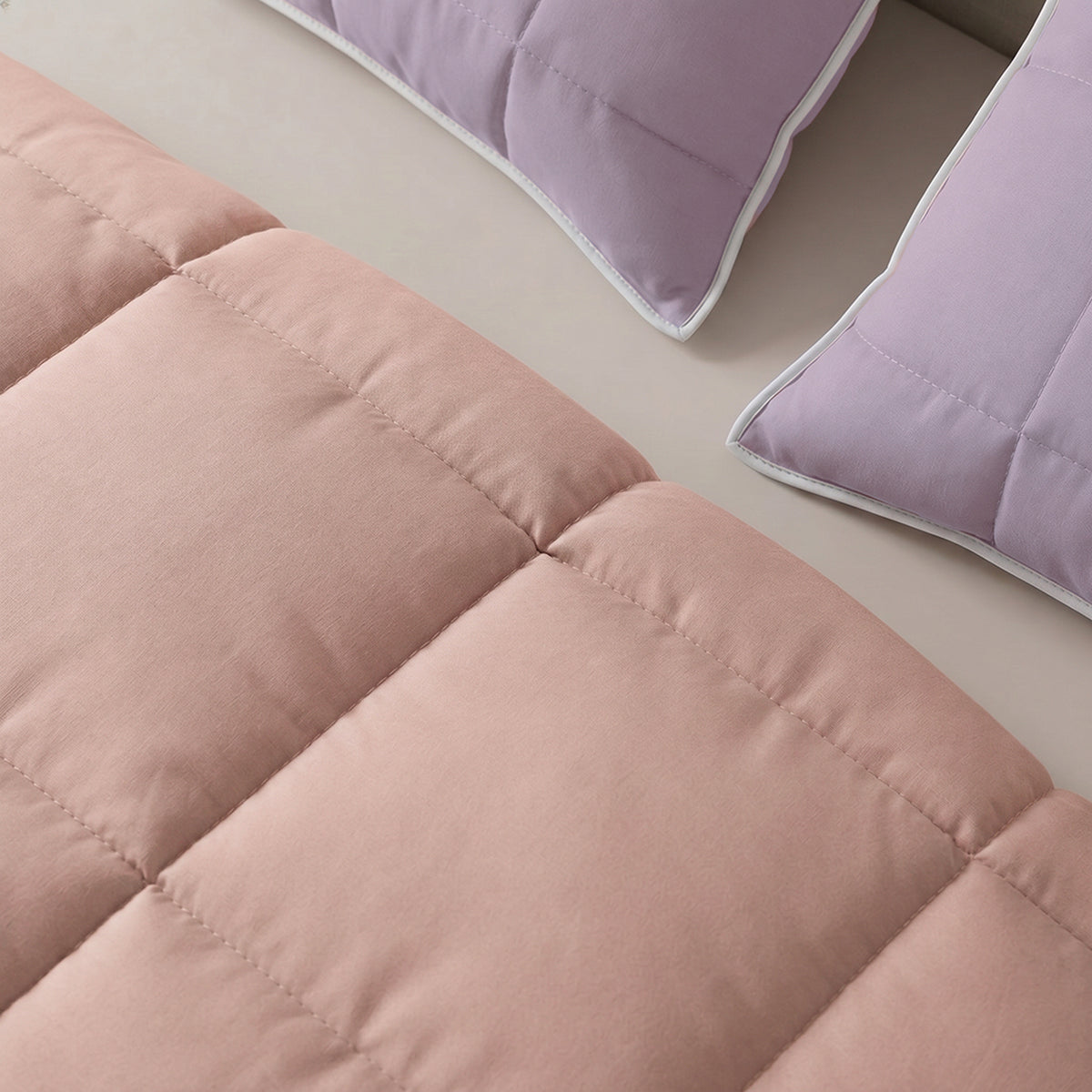 Cubrelecho king lila y palo de rosa doble faz en microfibra 200x200 cm