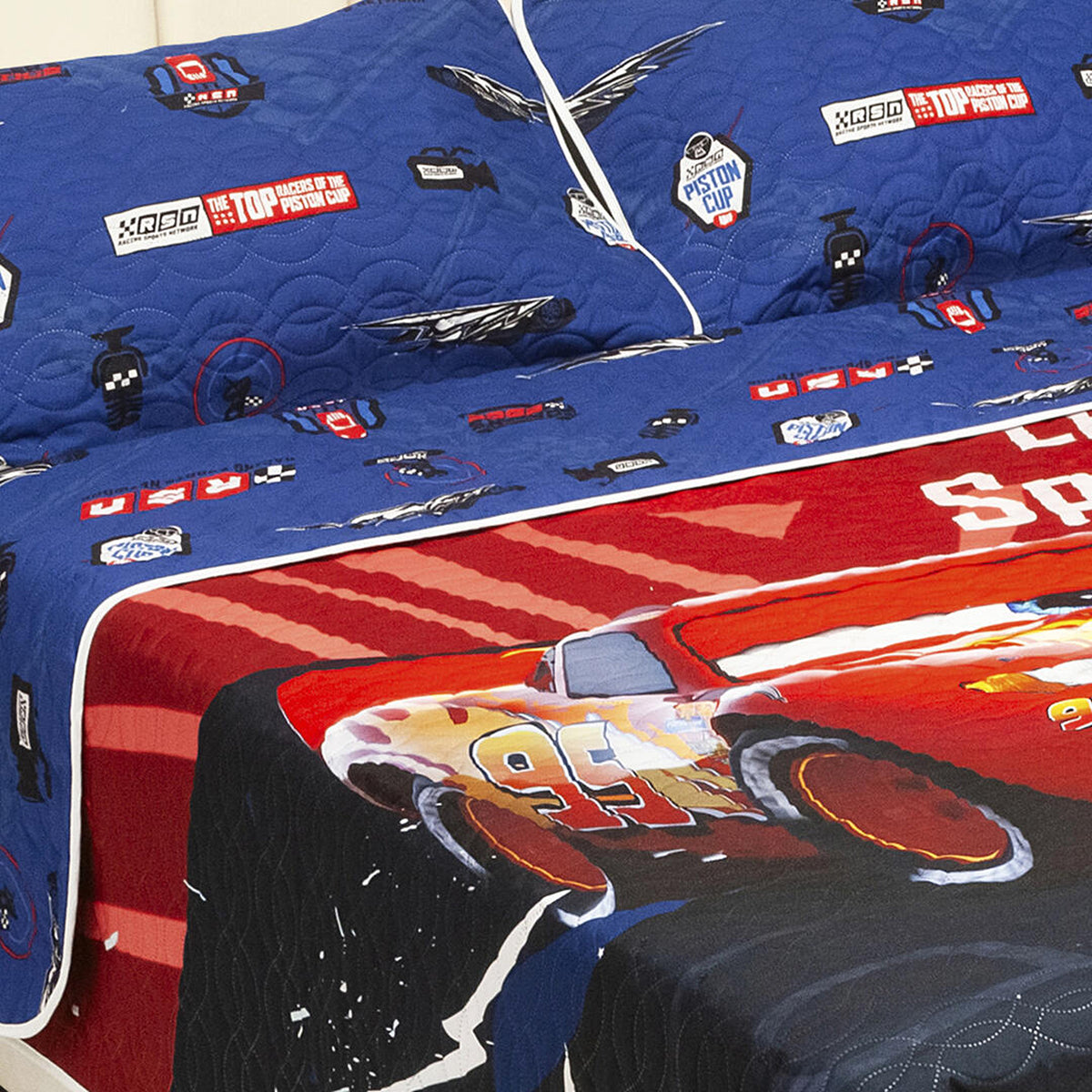 Cubrelecho infantil sencillo Disney Core Rayo McQueen doble faz 100x190 cm