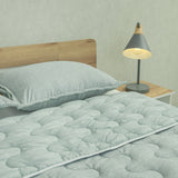 Cubrelecho acolchado queen verde claro Equilibrio doble faz 160x190 cm