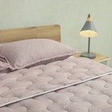 Cubrelecho acolchado queen morado claro Equilibrio doble faz 160x190 cm