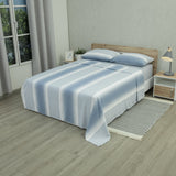 Sábana plana Equilibrio para cama doble azul celeste en microfibra suavizada 140x190 cm