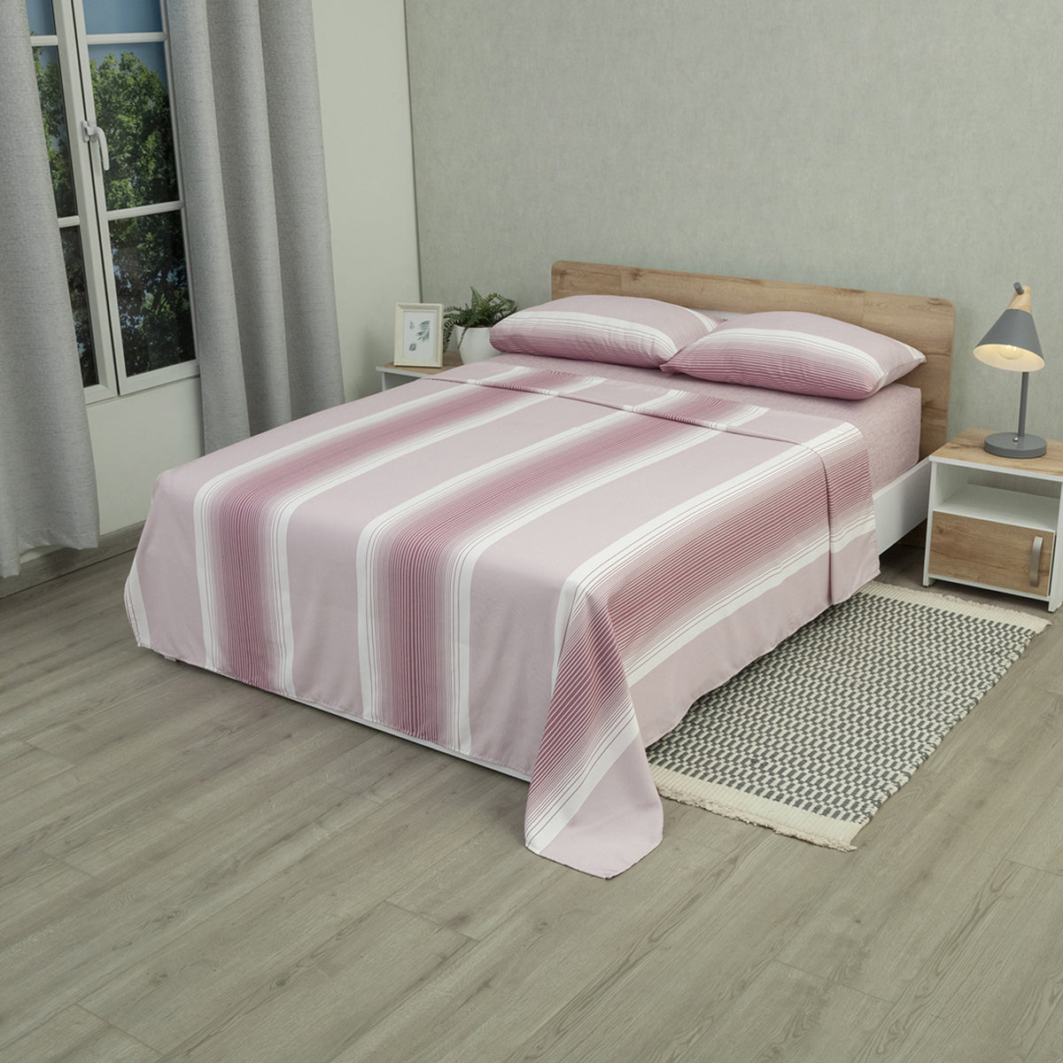 Sábana plana Equilibrio para cama doble vino en microfibra suavizada 140x190 cm