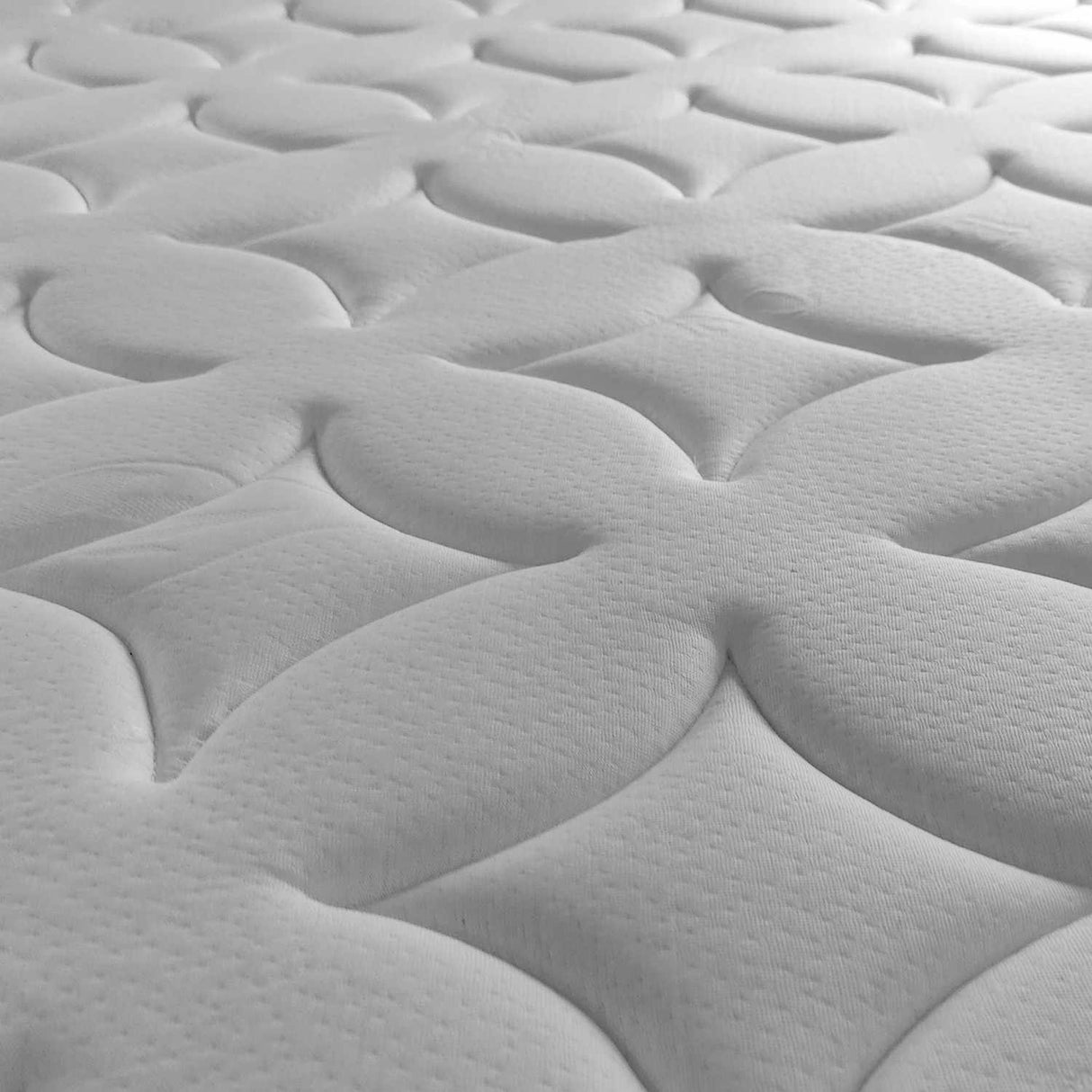 Combo Base Cama y Colchón DreamOn Hydrus Gris Queen 160 cm Rectangular con Dos Almohadas