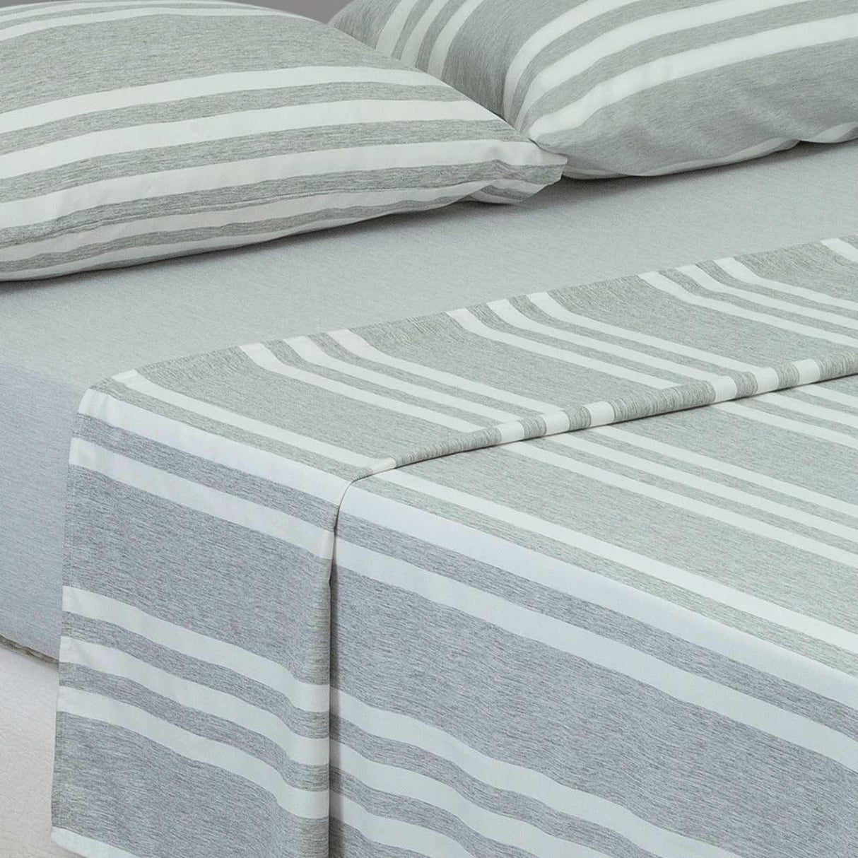 Juego de Sabanas Poliéster Doble 140 cm Gris Oscuro con Líneas Blancas - Ropa de Cama | Bylmo