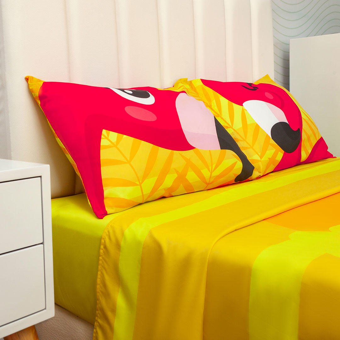 Juego de Sabanas Infantil Microfibra Semidoble 120 cm Amarillo de Flamencos - Ropa de Cama | Bylmo