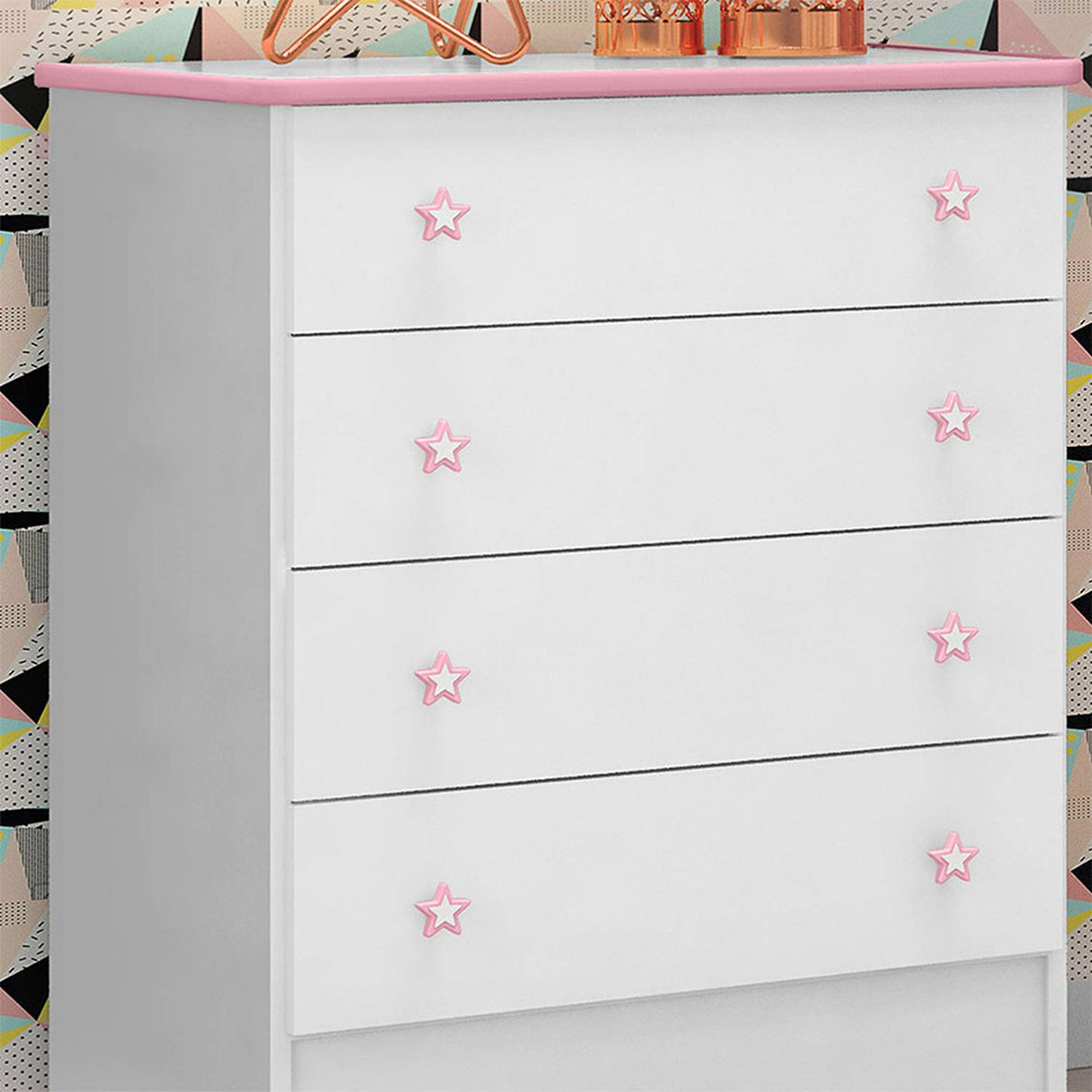 Cómoda Sarena Blanco y Rosado 64x79cm De Cuatro Hileras con Cuatro Cajones - Cajoneras y Comodas | Bylmo