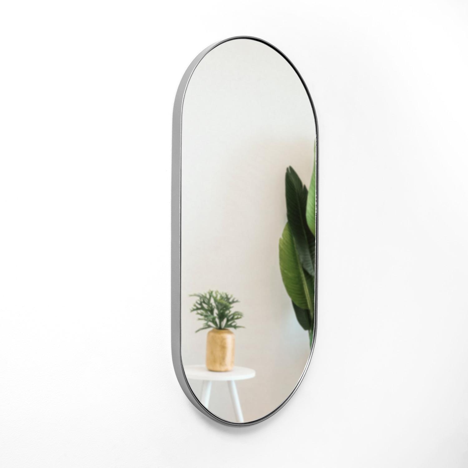 Espejo de diseño Sofia; Espejo ovalado de 150cm de largo por 70cm de ancho,  realizado en resina y decorado en esmalte sintético metaliz…