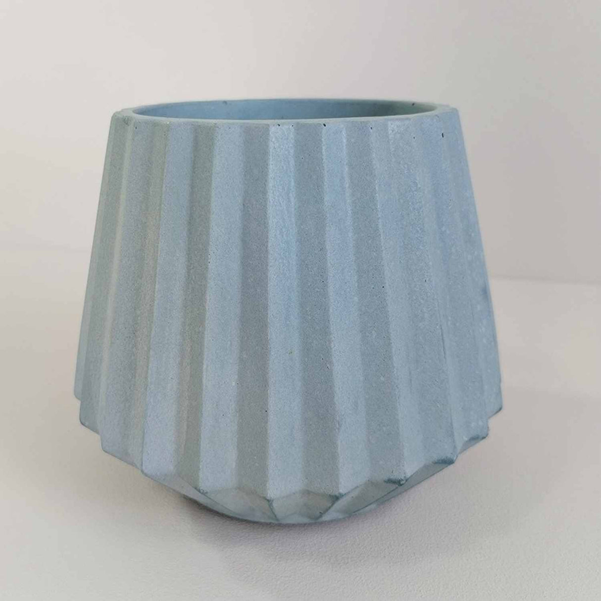 Matera de mesa Salma Azul Petróleo 12x11cm de Cemento Conica de 0.4 Litros - Jardineria | Bylmo