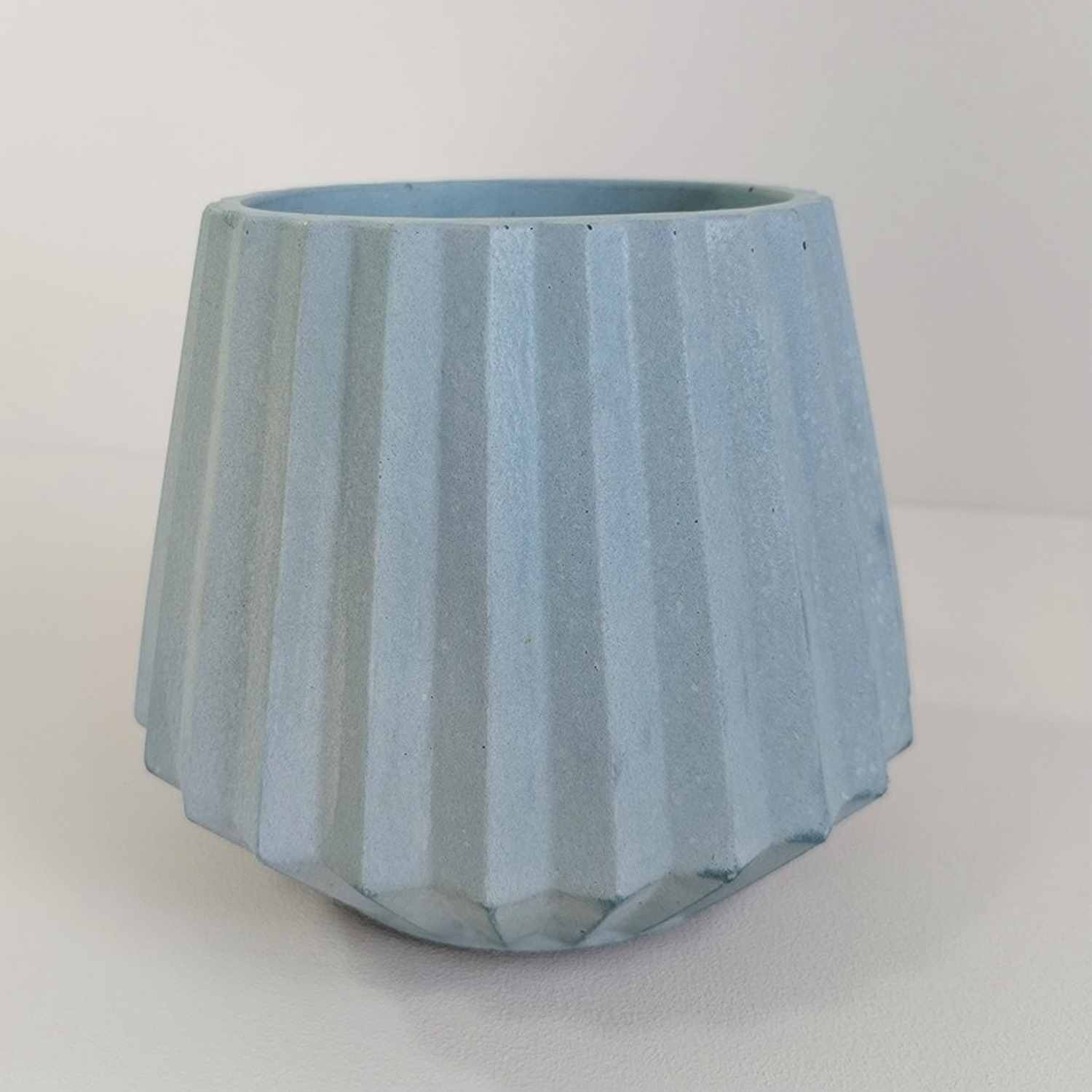 Matera de mesa Salma Azul Petróleo 12x11cm de Cemento Conica de 0.4 Litros - Jardineria | Bylmo