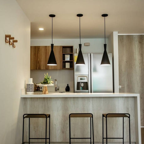 Lámpara Colgante LED Berlín Negro 18x39cm para Una Luz Ajustable en Altura y con Bombilla - Iluminacion | Bylmo