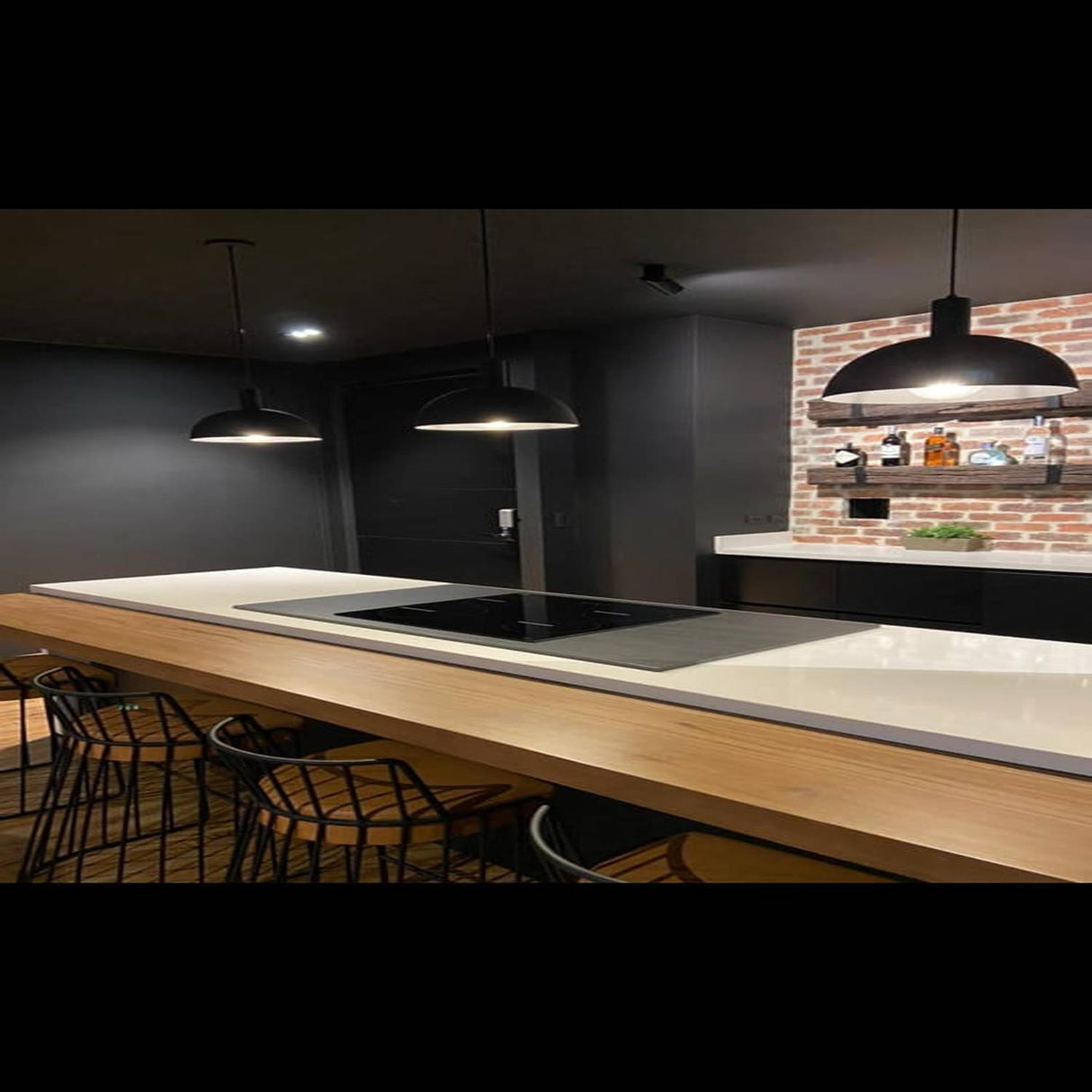 Lámpara Colgante LED Italia Negro 30x25cm para Una Luz Ajustable en Altura y con Bombilla - Iluminacion | Bylmo