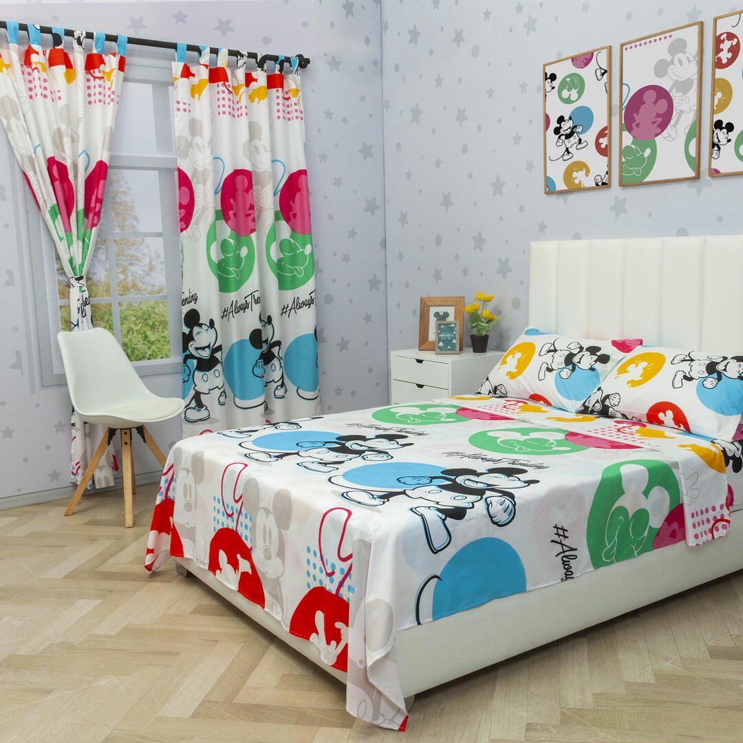 Combo Juego de Sabanas y Cortina Infantil Microfibra Doble 140 cm Blanco de Mickey de Colores - Ropa de Cama | Bylmo