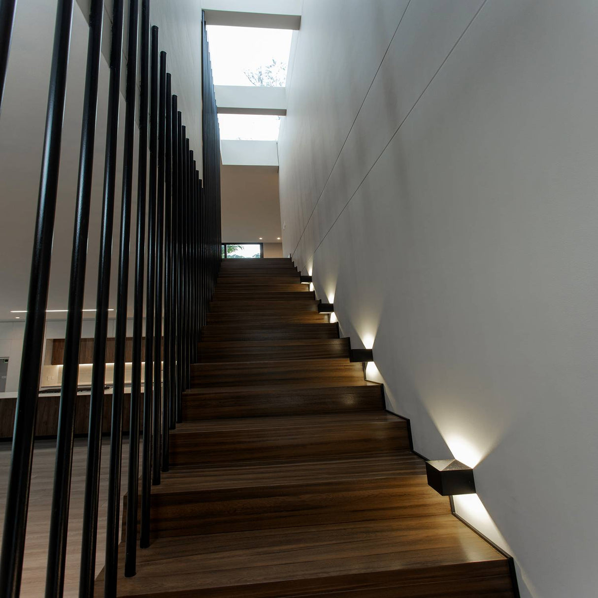 Lámpara de Pared LED Kengo Negro 20x10cm de Dos Luces con Bombilla - Iluminacion | Bylmo