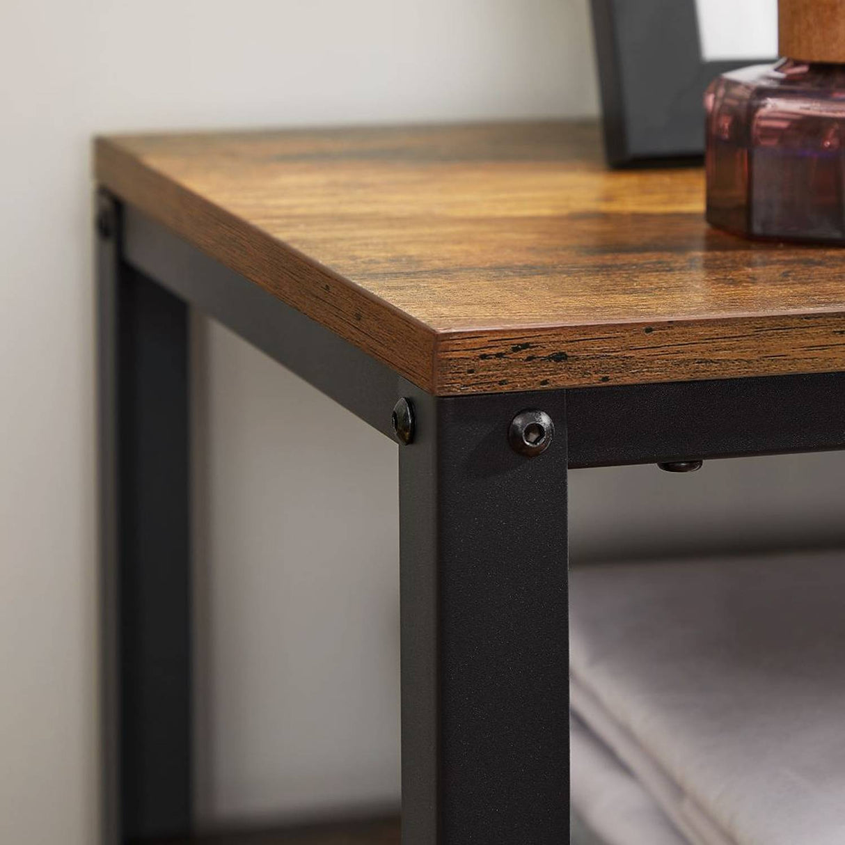 Mueble Auxiliar Café Rústico y Negro 140 cm con Entrepaños - Muebles de TV | Bylmo